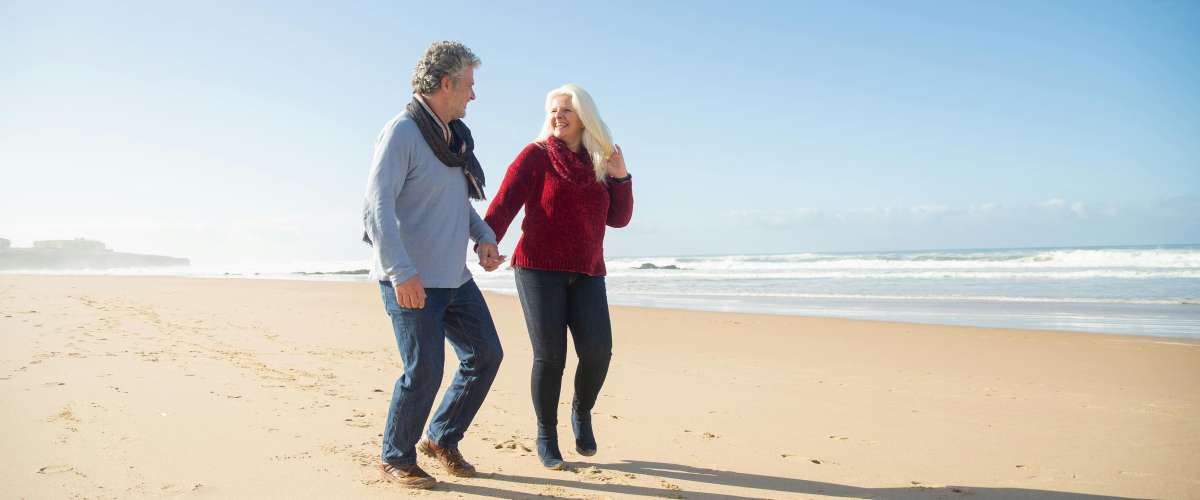 Couple en bord de mer